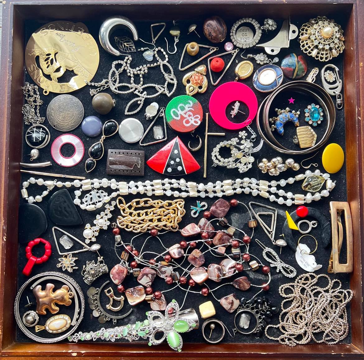 Upcycle Broken Jewellery / Parts for Craft
