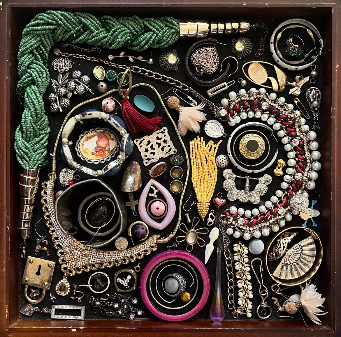 Upcycle Broken Jewellery / Parts for Craft