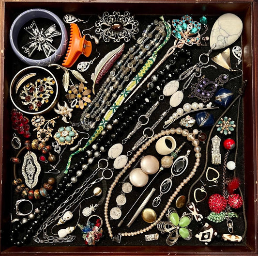 Upcycle Broken Jewellery / Parts for Craft