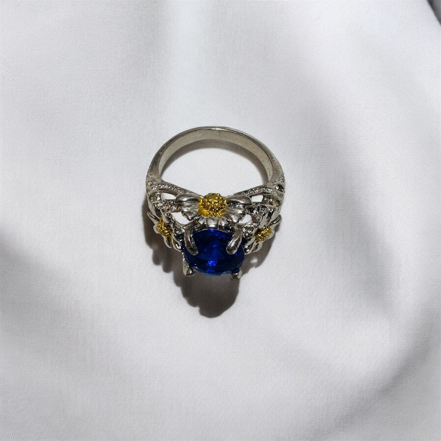 Art Deco Ornate Blue Crystal Daisy Ring