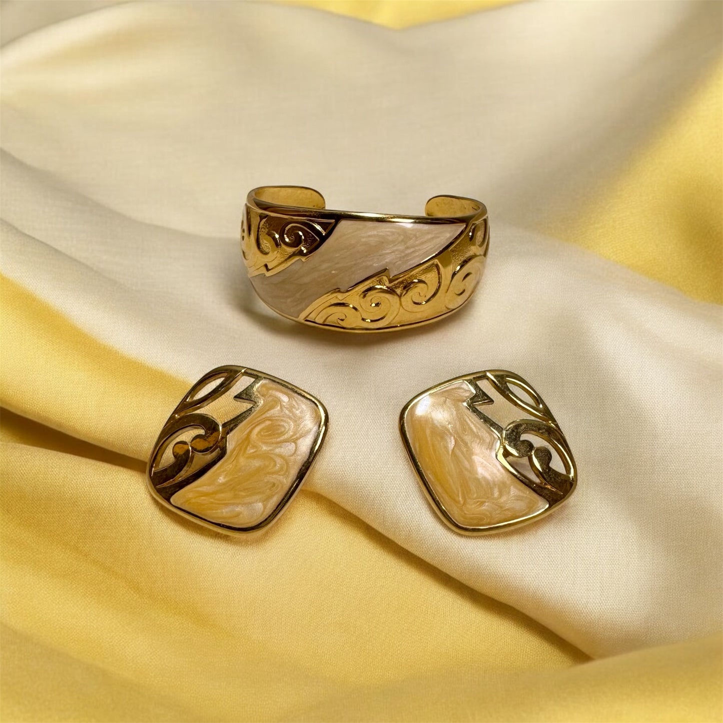 Avon Gold Tone Bangle and Clip On Earrings Set